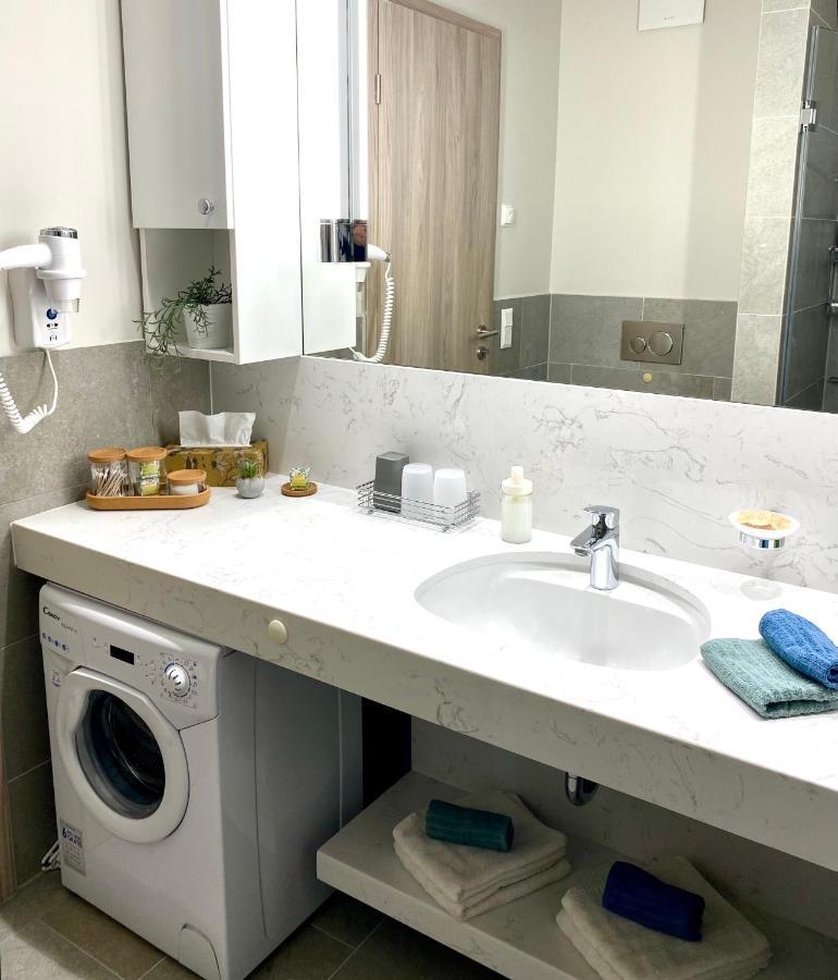 Atrium Apartman Heviz Mit Panoramaterrasse Und Tiefgarage المظهر الخارجي الصورة