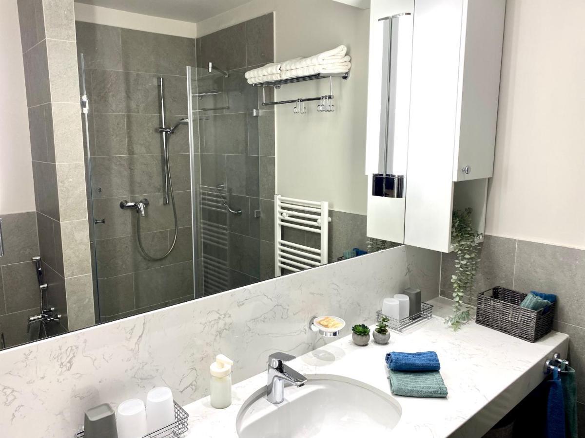 Atrium Apartman Heviz Mit Panoramaterrasse Und Tiefgarage المظهر الخارجي الصورة